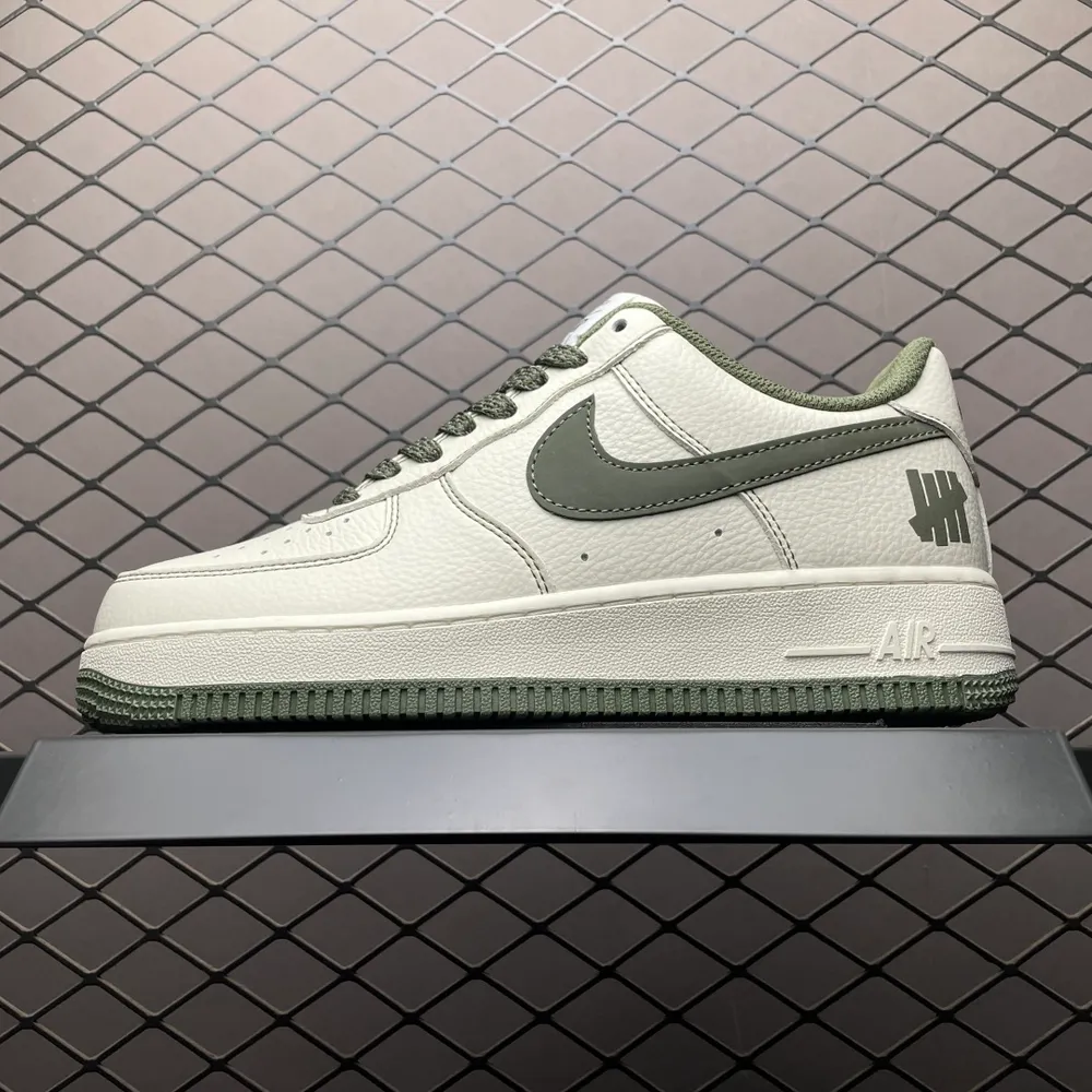 💰569 純原NK Air Force 1 空軍一號低幫運動休閒板鞋 UN2395-521 尺碼：36 36.5 37.5 38 38.5 39 40 40.5 41 42 42.5 43 44 45 編號：27TDEF33