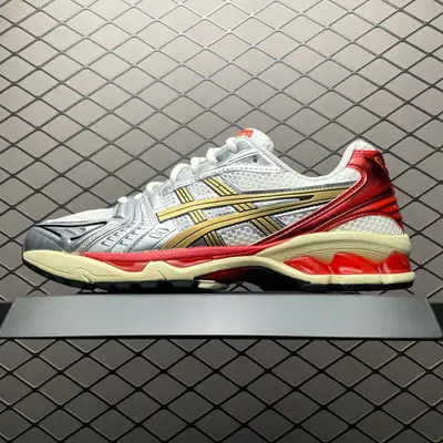 💰569 純原Asics 亞瑟士 GEL-Kayano 14 低幫運動休閒跑步鞋 1203A692-100 平臺專供品質 一箇中底細節區別市面通貨 尺碼：36 37 37.5 38 39 39.5 40 40.5 41.5 42 42.5