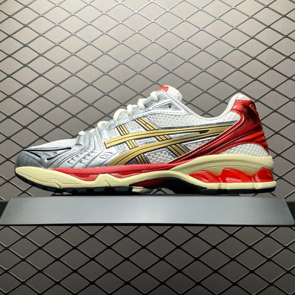 💰569 純原Asics 亞瑟士 GEL-Kayano 14 低幫運動休閒跑步鞋 1203A692-100 平臺專供品質 一箇中底細節區別市面通貨 尺碼：36 37 37.5 38 39 39.5 40 40.5 41.5 42 42.5