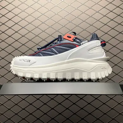 Moncler 盟可睞/蒙口 Trailgrip GTX 抗撕裂材質山地戶外鞋 鞋身採用Cordura防撕裂尼龍/Gore-Tex防水材質 中底內建全掌碳板 支撐效能拉滿 3M反光帶 鞋底搭載Vibram外底提供超強的抓地力和防滑效能 原裝