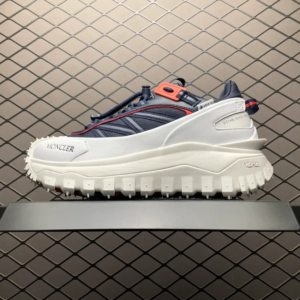 Moncler 盟可睞/蒙口 Trailgrip GTX 抗撕裂材質山地戶外鞋 鞋身採用Cordura防撕裂尼龍/Gore-Tex防水材質 中底內建全掌碳板 支撐效能拉滿 3M反光帶 鞋底搭載Vibram外底提供超強的抓地力和防滑效能 原裝