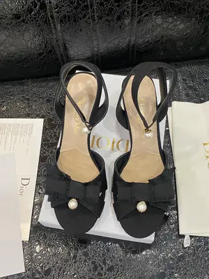 Dior新款蝴蝶結高跟鞋
