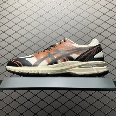 💰569 純原Asics 亞瑟士 GEL-Terrain 低幫運動休閒跑步鞋 1203A342-250 平臺專供品質 區別市面通貨 尺碼：40 40.5 41.5 42 42.5 43.5 44 45 編號：27YDEF46