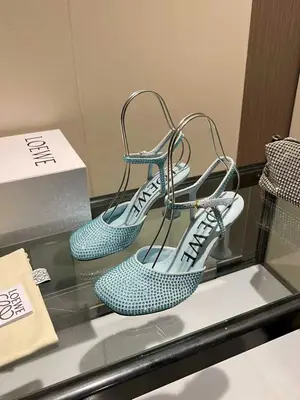 🆕💗【羅意威•Loewe】 火爆新款 配合整體原版楦型，時尚而個性好穿 顏色超讚