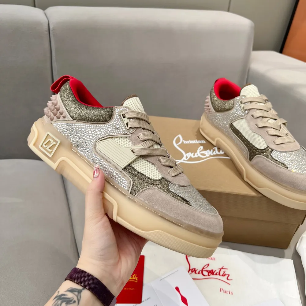 p760 王俊凱 楊冪 許凱 張婧儀 丁程鑫 陳牧馳 王子異 同款Christian Louboutin路鉑廷 2024  【新品】鑽面 ASTROLOUBI  男同款厚底運動鞋紅底鞋時尚與運動完美融合，