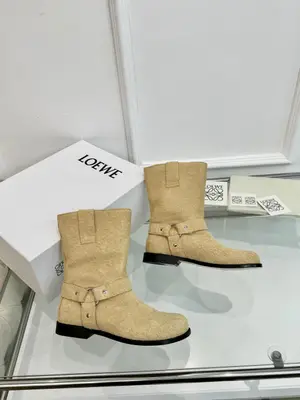 🆕💗【羅意威•Loewe】火爆新款 ，獨特的設計，配合整體原版楦型，時尚而個性好穿 顏色超讚