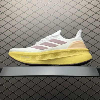 💰569 純原AD 阿迪 Ultra Boost 5 超彈力爆米花中底休閒跑步鞋 IH0685尺碼：36 36.5 37 38 38.5 39 40 編號：27TDEE101