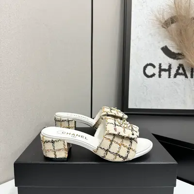 26Ss新款Chanel香奈兒粗花呢編織布書包扣一字粗跟中跟拖鞋