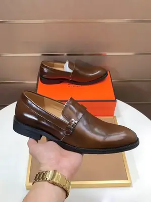 工廠💰【愛馬仕 HERMES】（牛皮內裡）🍀義大利頂級奢侈🍀他不追求新奇的款式和華麗的色彩，以其完美無瑕、優雅、經典的風格吸引著成功男士的青睞正裝皮鞋 這款非常非常舒適，簡潔穩重的款式讓您輕鬆搭配任何風格！版型絕對原版套楦1:1精製，