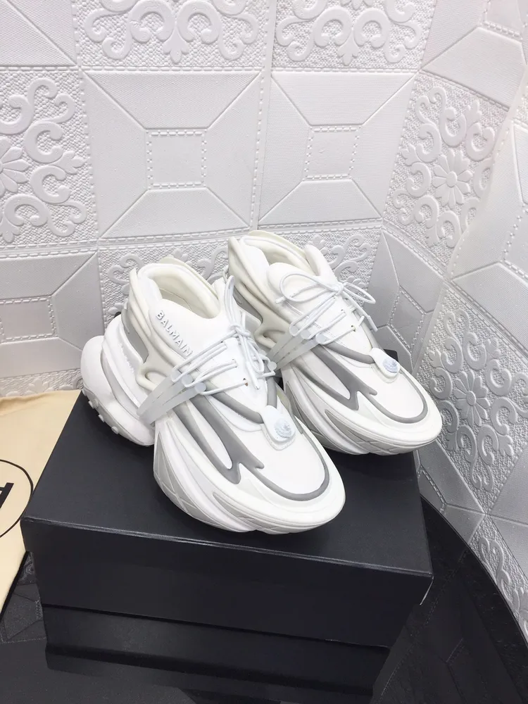 出廠價800 頂級版本 Balmain 巴爾曼2022最新款走秀款老爹鞋！原版開模一比一製做，男女同款情侶款。女碼35-40 男碼39-46