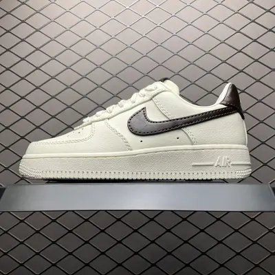 💰550 純原NK Air Force 1 Low 空軍一號低幫休閒板鞋 IH7332-001 原廠衝刀皮料切割乾淨 無任何毛邊 打造純正空軍 全掌內建蜂窩氣墊 原盒配件 原廠中底鋼印、拉幫完美 全套原楦原模傾力打造完美版型 尺碼：36 
