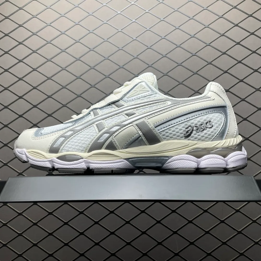 💰550 純原Asics 亞瑟士 GEL-NYC 低幫運動休閒跑步鞋 1203A542-250 尺碼：36 37 37.5 38 39 39.5 40 40.5 41.5 42 42.5 43.5 44 45 編號：25TDEF23
