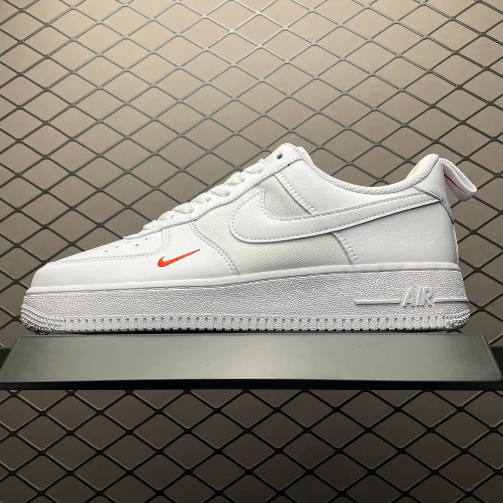 💰550 純原NK Air Force 1 Low 空軍一號低幫休閒板鞋 FZ7187-100 原廠衝刀皮料切割乾淨 無任何毛邊 打造純正空軍 全掌內建蜂窩氣墊 原盒配件 原廠中底鋼印、拉幫完美 全套原楦原模傾力打造完美版型 尺碼：36 