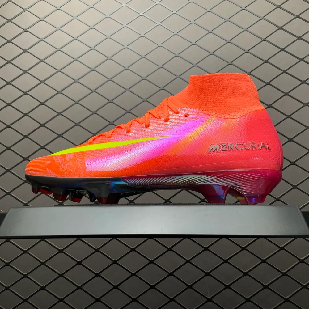 💰620   外貿專供 NK Mercurial Vapor 16 刺客16 AG膠質長釘 足球鞋 原代工廠出品， 全進口機臺生產裝置，百分百採用優質原材料 外貿出口平臺主推私密 尺碼：35-45 無半碼 編號：31YEFF32
