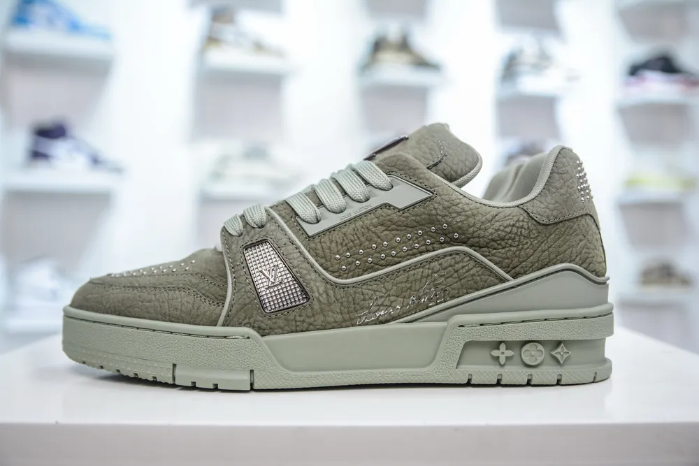 驢家LV Trainer 原版完美楦型 東莞大廠出產 品控勝過市面百分之95 原版正確TPU大底 大底克重500k 獨家底磨 實物到手質感重量完全區別與市面版本。開發費5w+ 質感媲美原版 密集度超高 區別於同行色澤質感 義大利進口頭層一刀