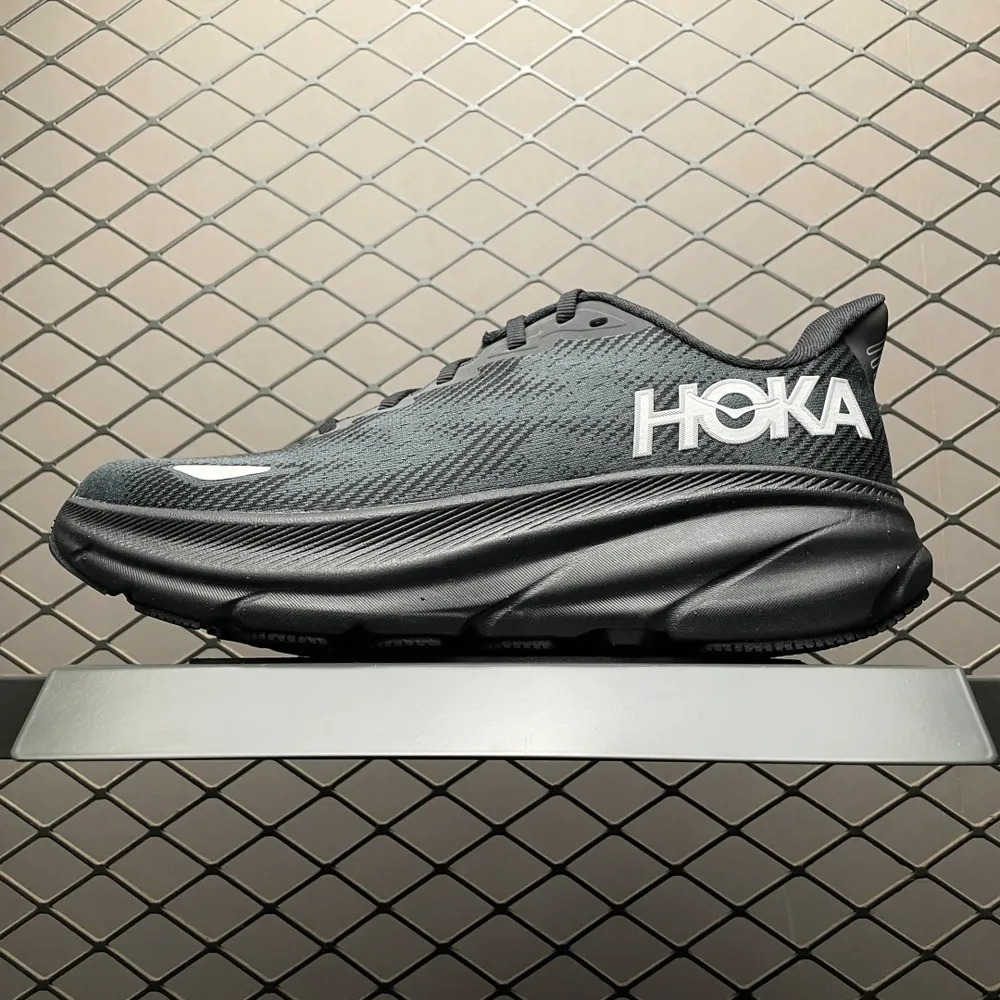 💰560   Hoka One One Clifton 9 克里夫頓 克9 低幫厚底輕量戶外運動鞋 1141470 原裝輕量化材料超輕量大底 正確中底布 區別市面通貨 尺碼：36 36.5 37 38 38.5 39 40 40.5 41