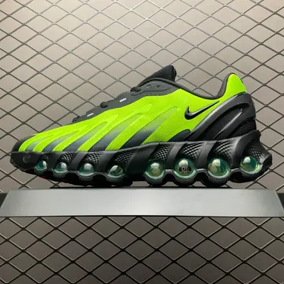 💰550 純原NK Air Max Dn8 氣墊跑鞋 FQ7860-017 全新鞋款在同側採用了圓柱倉式的設計，不僅有防滑耐磨性功能，還搭配了周圍一圈柔軟的泡棉材質，提供全新的複合腳感八成還是泡棉腳感 尺碼：36 37 38 39 40 