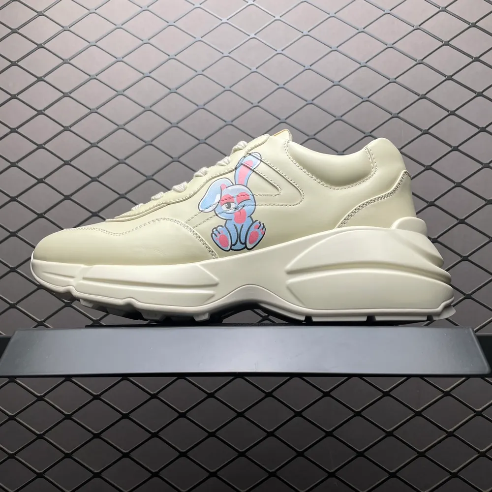 💰850 Gucci 古馳 Rhyton 復古老爹鞋 官方綠盒 全套包裝及配件 義大利手工代工原楦 原面小牛皮 內裡小羊皮 原裝超軟沙絨紙團 鞋頭採用進口膠版固定版型 細節制造精品  正確男鞋鞋頭雙排針女鞋單排針走線 後跟男鞋有LOGO 