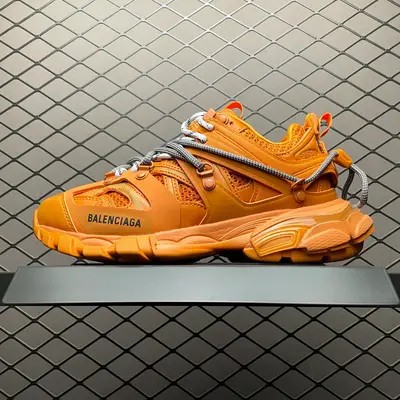 💰860 純原Balenciaga 巴黎世家 Track Sneaker 巴黎世家三代 戶外概念復古老爹鞋 老牌大廠出品 專櫃同步包裝 原裝大盒 細節精準對位官方 私模組合大底 從裡到外 最大尺度還原官方ZP 尺碼：35 36 37 38