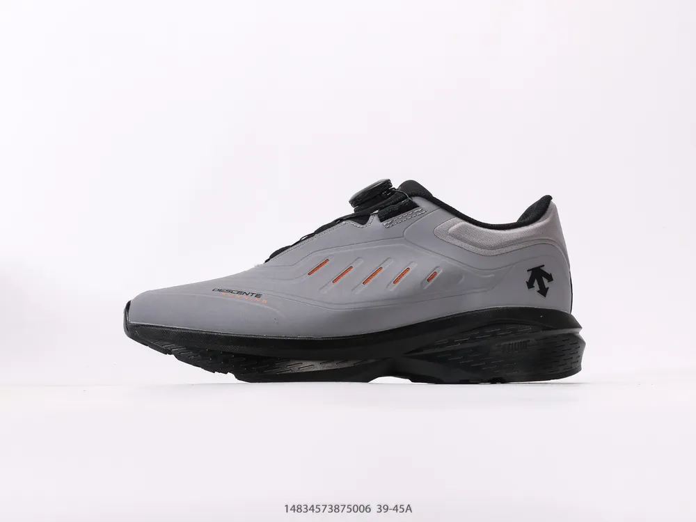迪桑特DESCENTE URBAN OUTDOOR系列男款TRAXIS運動休閒鞋夏季新品。迪桑特的CORE-TEX面料，輕薄又堅固，防水透氣還防風，簡直就是“世紀之布”！ BOA快速鞋帶系統，單手操作兩秒搞定，鬆緊隨心調，解放雙手，不要太方