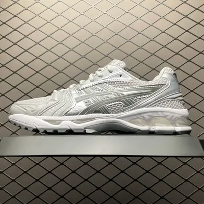 💰569 純原Asics 亞瑟士 GEL-Kayano 14 低幫運動休閒跑步鞋 1202A056-021 平臺專供品質 一箇中底細節區別市面通貨 尺碼：36 37 37.5 38 39 39.5 40 40.5 41.5 42 42.5