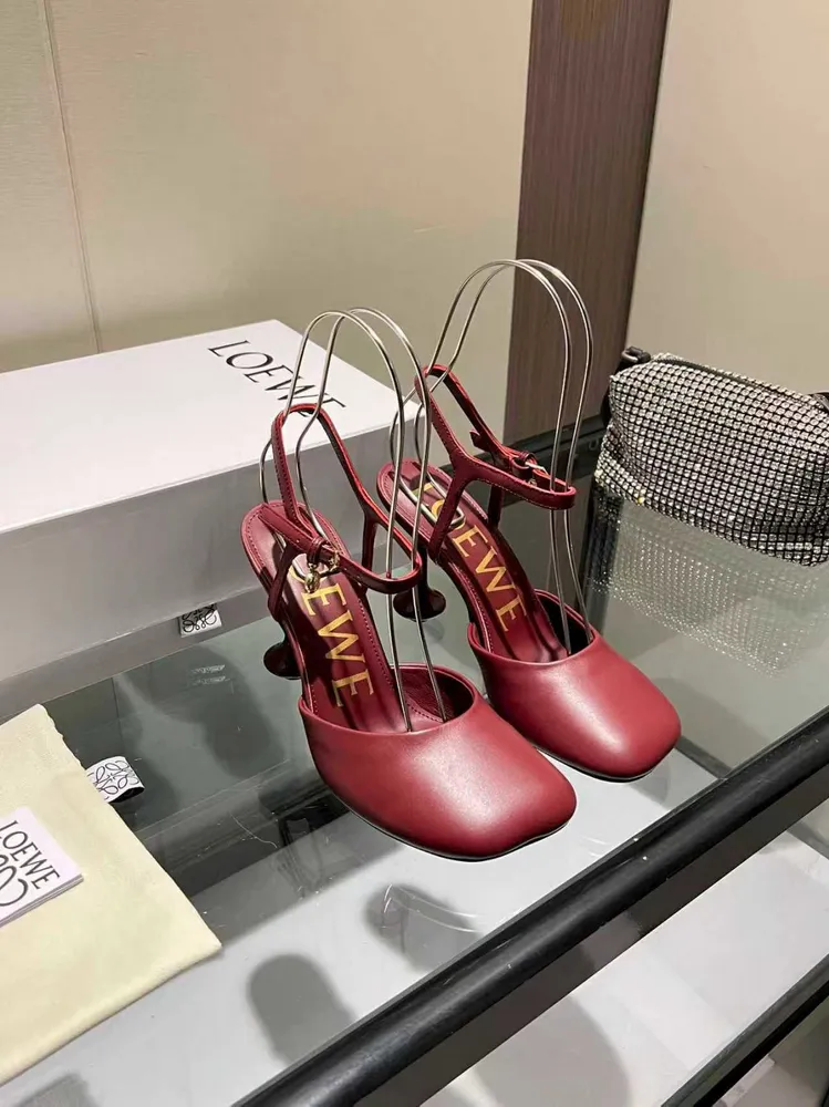 🆕💗【羅意威•Loewe】 火爆新款 配合整體原版楦型，時尚而個性好穿 顏色超讚
