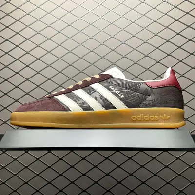 💰569 純原 AD 阿迪 Gazelle Indoor 低幫運動休閒板鞋 JP5941 雕刻鞋面 S2同源大廠出品 品質加量不加價 尺碼：36 36.5 37 38 38.5 39 40 40.5 41 42 42.5 43 44 44