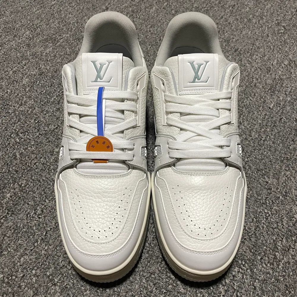 💰820 純原版本Louis Vuitton 路易威登 LV Trainer 低幫休閒板鞋 私人訂單 原版開發 高階零售 外貿充正專供 原版購入開發 ZP級全套包裝 完美楦型 正確卡色 大底TPU 質感媲美原版 品質可吊打市面大多數版本 