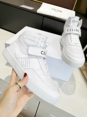 p640男+10  🇮🇹CELINE賽琳 CT-03大表姐冪冪同款👟撞色魔術貼滑板鞋男女情侶休閒高幫透氣運動小白鞋；時尚百搭👩‍❤️‍👨舒適度極佳😄原板刻復！面料🐄牛皮，內裡透氣網格，橡膠防滑大底，🤷‍♀️ ：35-39 �