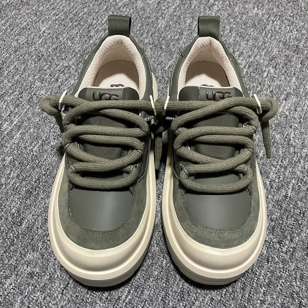 女💰620 男💰640   平臺外貿專供 UGG Heritage 中性雪地靴 麵包鞋 1170910 十年品牌製鞋代工廠生產線出品 注重每一處細節 隆豐A級真羊皮毛一體 完全遵循ZP工藝流程打造 尺碼：35 36 37 38 39 4