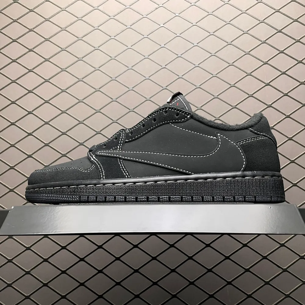 💰620 Travis Scott x Air Jordan 1 AJ1喬1 TS 聯名倒鉤 DM7866-001 黑武士 外貿大廠出品 全套配件齊全 若方巾丟失 退換扣280元 尺碼：36 36.5 37.5 38 38.5 39 40