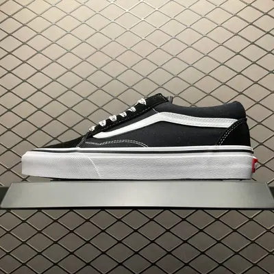 💰490 純原Vans 萬斯 Old Skool 低幫休閒板鞋 尺碼：35 36 36.5 37 38 38.5 39 40 40.5 41 42 42.5 43 44 編號：19DCEE14