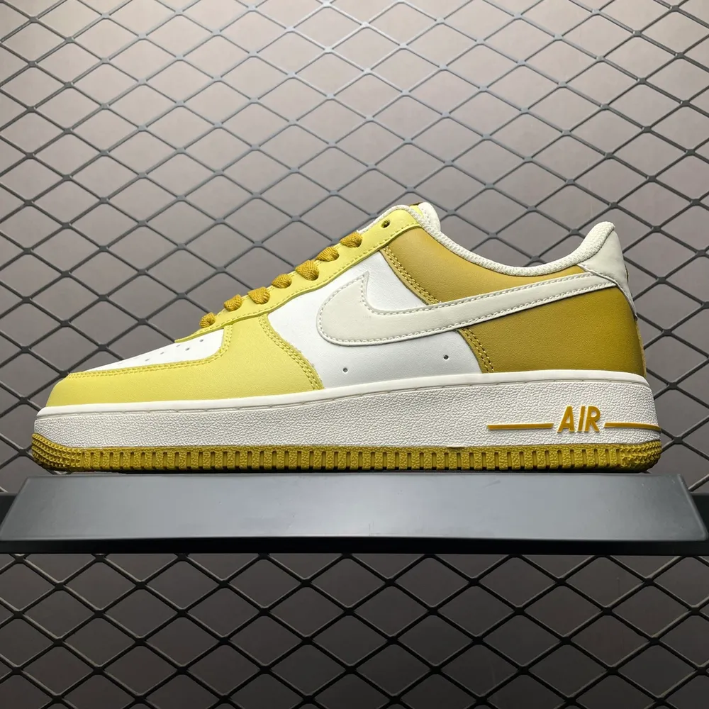 💰550 純原NK Air Force 1 Low 空軍一號低幫休閒板鞋 FZ4034-716 原廠衝刀皮料切割乾淨 無任何毛邊 打造純正空軍 全掌內建蜂窩氣墊 原盒配件 原廠中底鋼印、拉幫完美 全套原楦原模傾力打造完美版型 尺碼：36 
