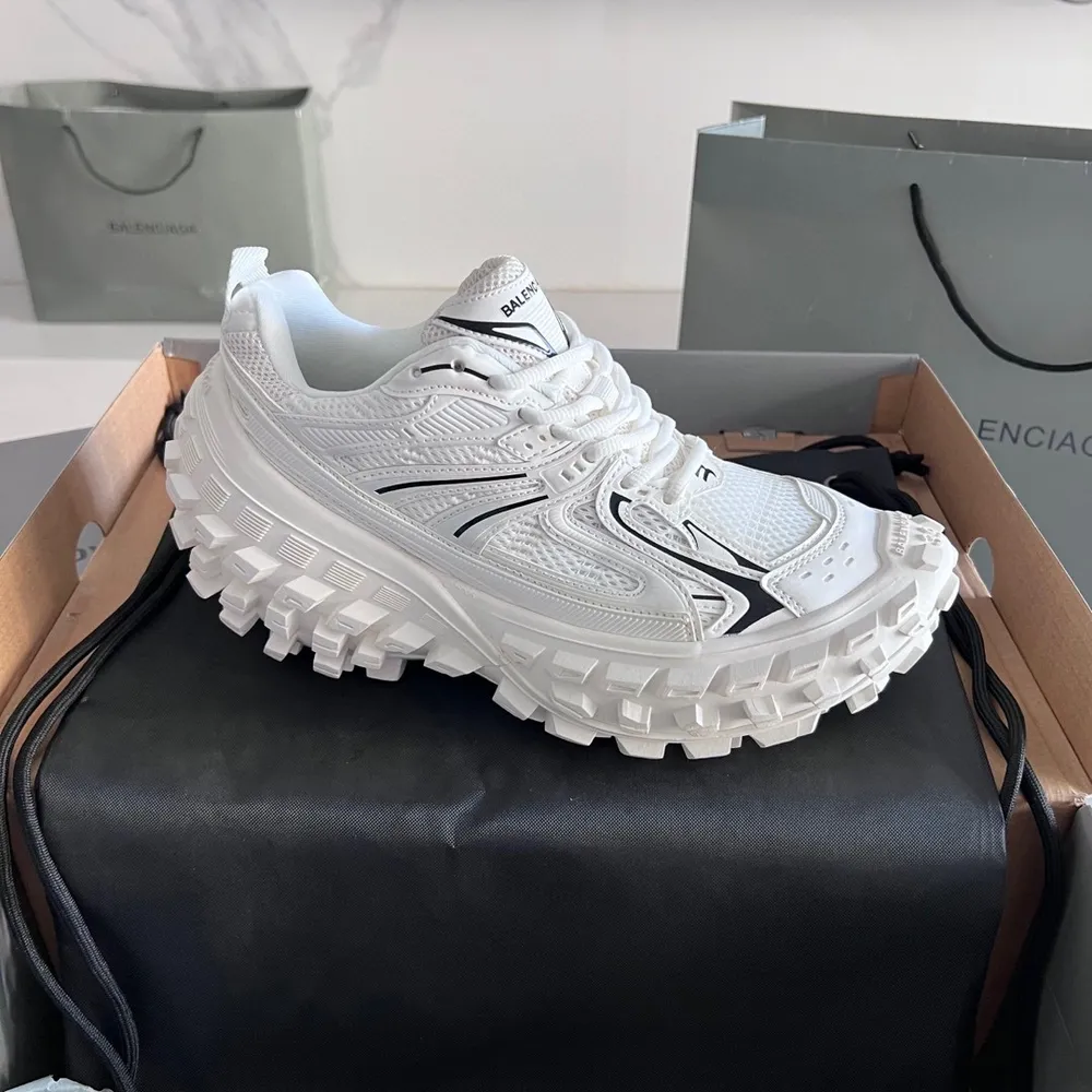 巴黎世家輪胎情侶款：p810