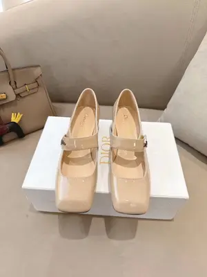 🆕💗『Christian Dior』2026ss春夏新款new迪奧小姐 精緻瑪麗珍 法式小皮鞋 漆光質感邂逅經典綁帶，迪奧鞋履勾勒法式浪漫。