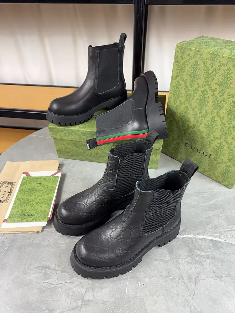 Gucci2024新款，雙GG溝紋厚底樂福鬆糕鞋。原版1：1打造。超美品質，專櫃經典款。