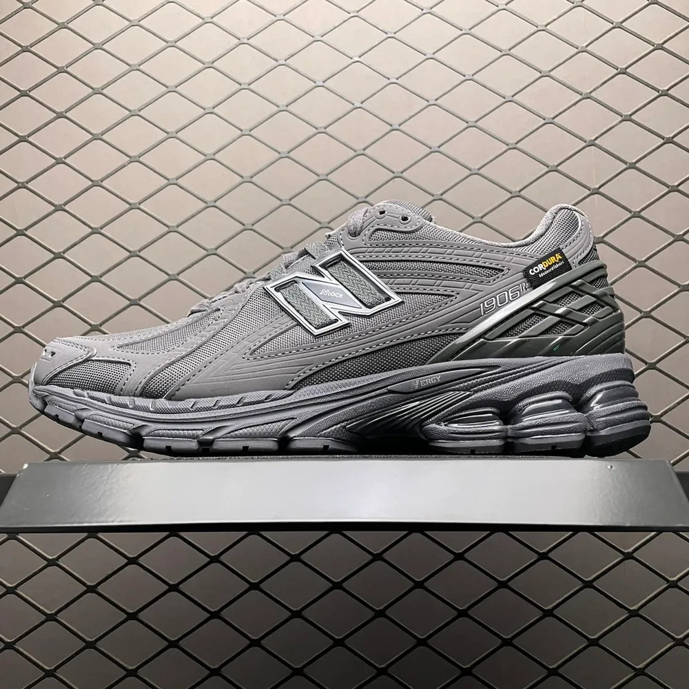 💰520 價格調整   純原  New Balance 新百倫 復古休閒跑步鞋 M1906RU 全新版本 大廠出品 正確卡色皮料衝裁組合 鞋面鞋底工藝極其複雜 新開獨立私模組合大底 尺碼：36 37 37.5 38 38.5 39.5 4