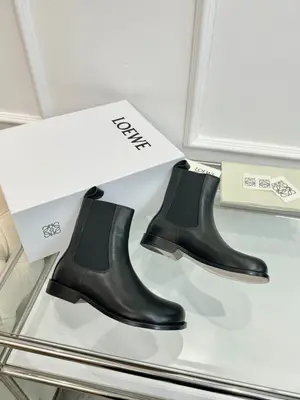 🆕💗【羅意威•Loewe】 火爆新款 配合整體原版楦型，時尚而個性好穿 顏色超讚