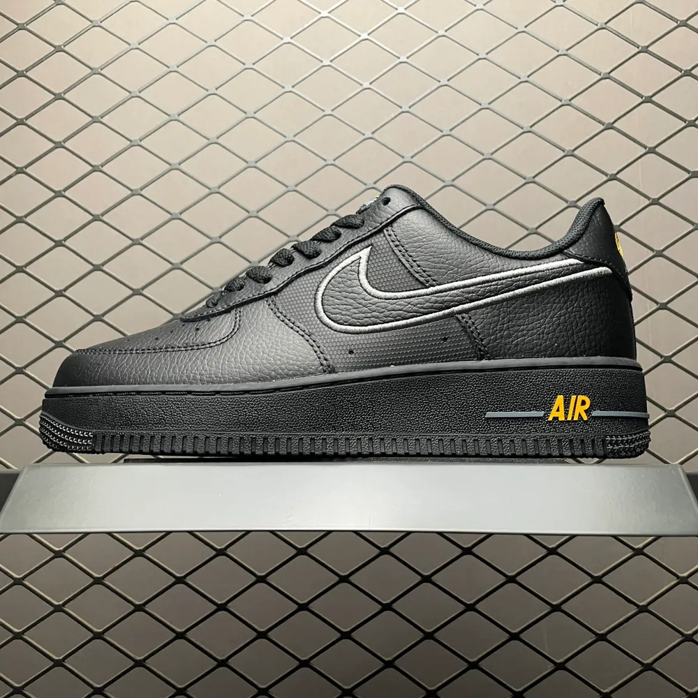 💰550 純原NK Air Force 1 Low 空軍一號低幫休閒板鞋 IB7677-001 尺碼：36 36.5 37.5 38 38.5 39 40 40.5 41 42 42.5 43 44.5 45 編號：25TDEF51
