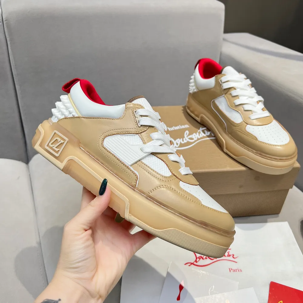 p720 王俊凱 楊冪 許凱 張婧儀 丁程鑫 陳牧馳 王子異 同款Christian Louboutin路鉑廷 2024 【新品】 ASTROLOUBI 男女同款厚底運動鞋紅底鞋時尚與運動完美融合， 面料採用奢華小牛皮、柔軟麂皮、光滑緞面以