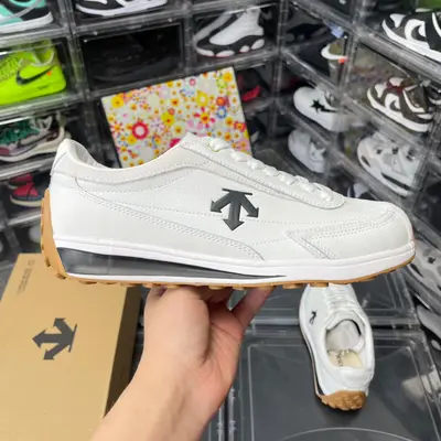 放店💰630🉐 ＃外貿版迪桑特DESCENTE CHRON RACER 舒適百搭 防滑耐磨 低幫 生活休閒鞋