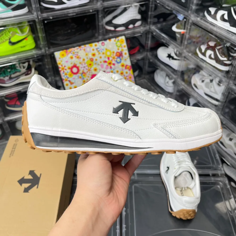 放店💰630🉐 ＃外貿版迪桑特DESCENTE CHRON RACER 舒適百搭 防滑耐磨 低幫 生活休閒鞋