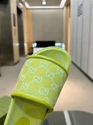 🔥【p590】全年出貨，】古馳Gucci最新限量厚底拖鞋 。頂級品質發售 購入正品開發 . 材質.工藝與原版一致