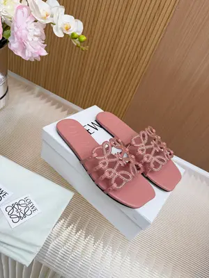 P570（皮底定製+40）羅意威2026夏日度假系列。鑽石系列特推出小貓跟，配上連衣裙去度假⛱️太仙了