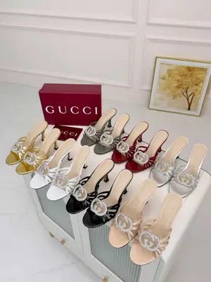 Gucci2026早春雙G水鑽高跟拖鞋，跟高8.5釐米。34碼—43碼（34、35不退換）像膠底p570。真皮底+30