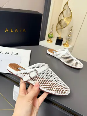 Alaia·阿萊亞⛳️🔥超火的一款平底芭蕾舞漁網紗面款平底單鞋🩰！
