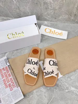 2019/Chloe（克洛伊）最新的交叉編織帶羅馬拖鞋