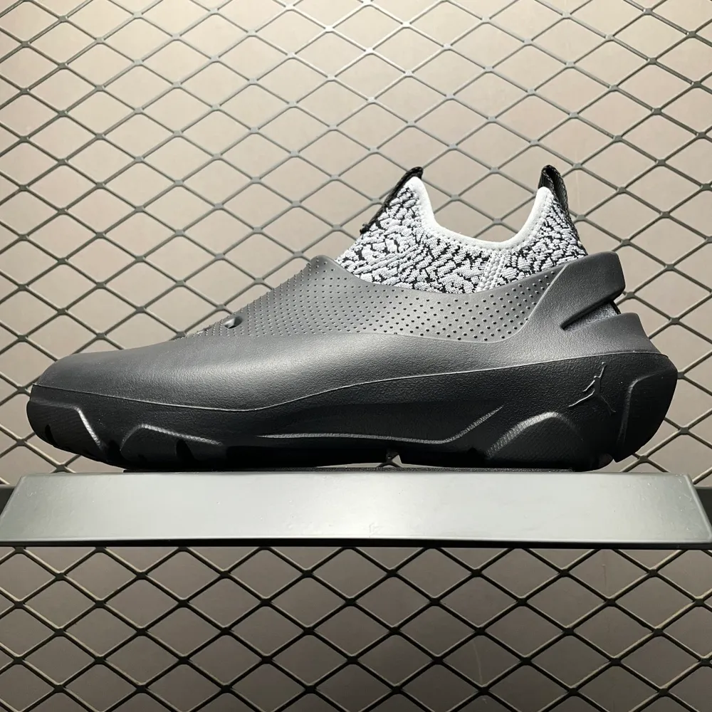 💰450   Jordan System 23 一鞋三穿 套腳休閒涼鞋洞洞鞋 DN4890-001 尺碼：39 40 40.5 41 42 42.5 43 44 44.5 45 46 注意⚠️偏小一碼 編號：15DCBB23