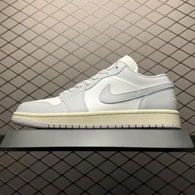 💰569 純原Air Jordan 1 Low AJ1喬1低幫文化籃球鞋 DC0774-103 目前市售最高品質出貨 原鞋開發 平臺訂單專用代工流水線打造 一眼ZP既視感 每一個配色均採購原鞋確認細節 尺碼：35.5 36 36.5 37