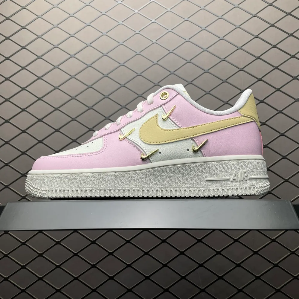 💰550 純原NK Air Force 1 Low 空軍一號低幫休閒板鞋 IB2574-600 原廠衝刀皮料切割乾淨 無任何毛邊 打造純正空軍 全掌內建蜂窩氣墊 原盒配件 原廠中底鋼印、拉幫完美 全套原楦原模傾力打造完美版型 尺碼：35.